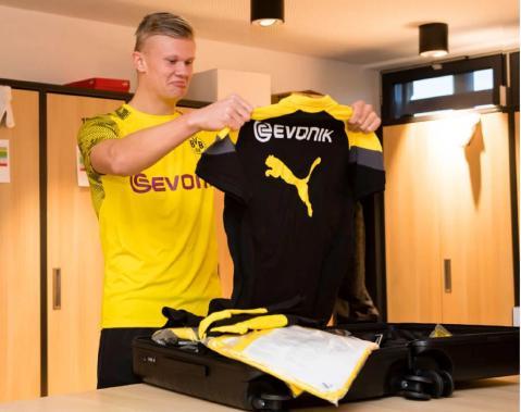 关键时刻谁在承担责任（危急关头，谁来扛起责任？）