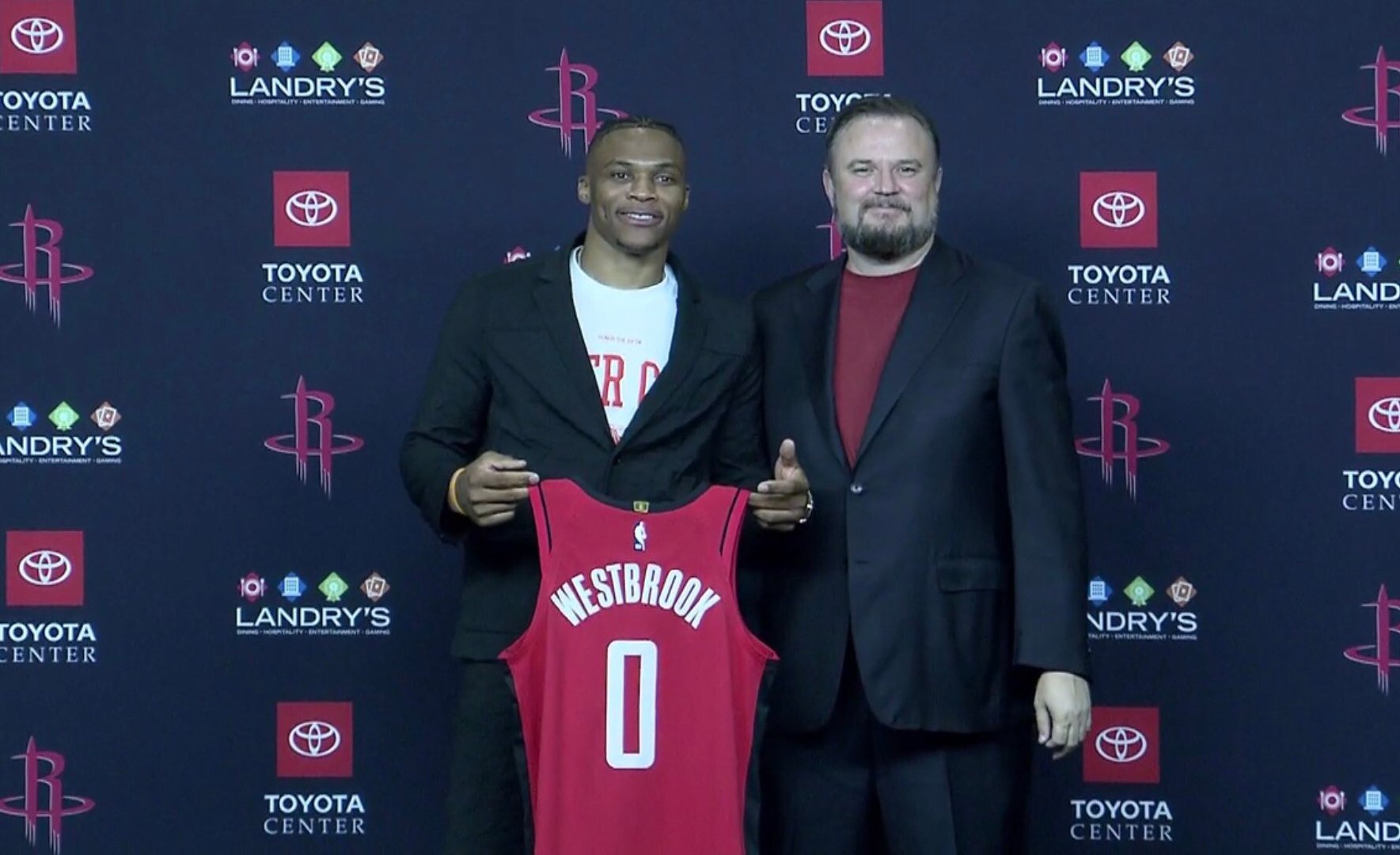 半场战报：皇马0-0塞尔塔，米利唐伤退，居莱尔射门偏出（半场速递：皇马与塞尔塔互交白卷，米利唐因伤离场，居莱尔射偏）