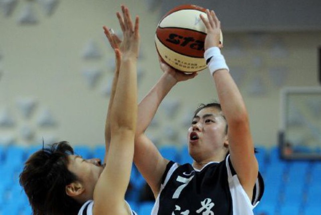 霍伊伦：我想进球，但我是团队型球员，球队获胜最重要（霍伊伦：想进球，但更看重团队，赢球最关键）