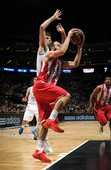 意杯前瞻：国米战威尼斯开启杯赛，密集赛程下蓝黑军战意成疑（意杯前瞻：国米对阵威尼斯打响征途，密集赛程下蓝黑战意存疑）